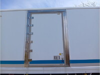 三菱ふそうスーパーグレート冷凍車（冷蔵車）大型（10t）[写真10]