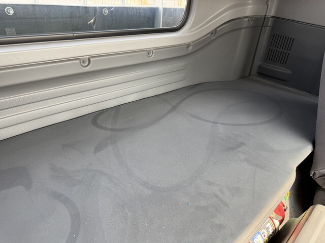 いすゞフォワード平ボディ中型（4t）[写真11]