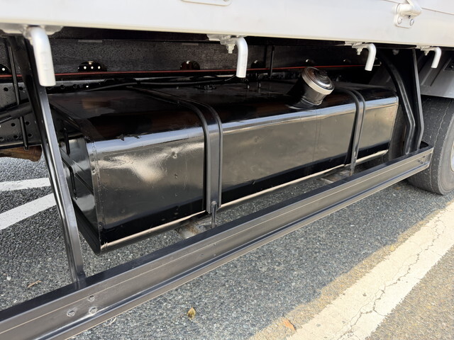 いすゞフォワード平ボディ中型（4t）[写真06]