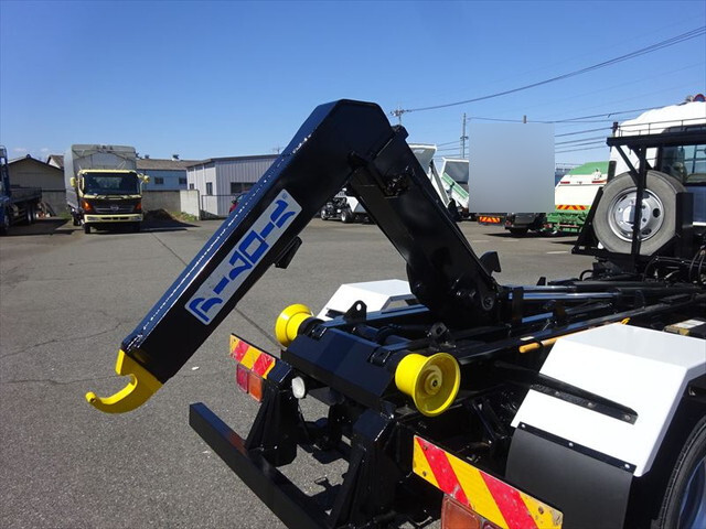 いすゞフォワードコンテナ専用車中型（4t）[写真11]