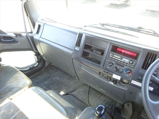 いすゞフォワードコンテナ専用車中型（4t）[写真21]