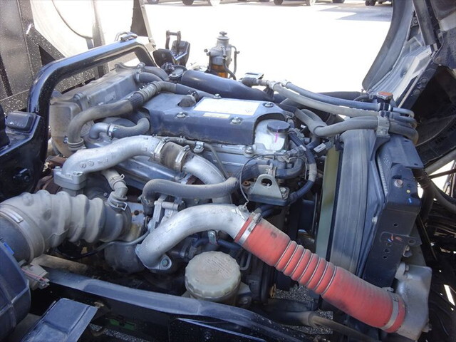 いすゞフォワードコンテナ専用車中型（4t）[写真26]