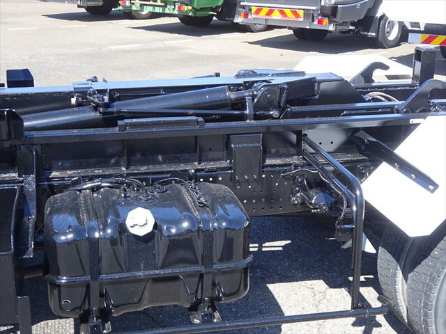 いすゞフォワードコンテナ専用車中型（4t）[写真05]