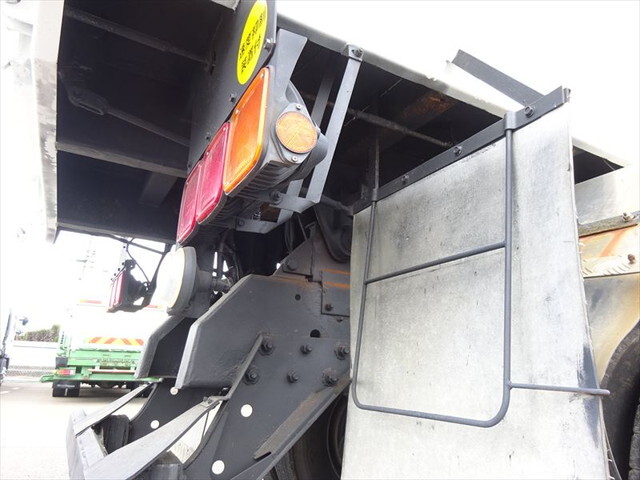 日野プロフィア深ダンプ（土砂禁ダンプ）大型（10t）[写真11]