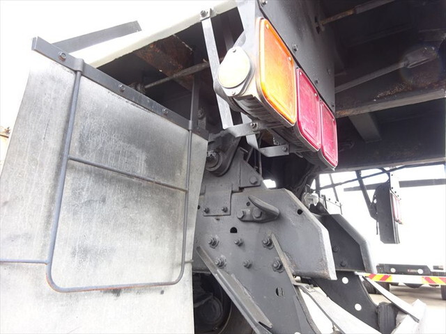 日野プロフィア深ダンプ（土砂禁ダンプ）大型（10t）[写真06]