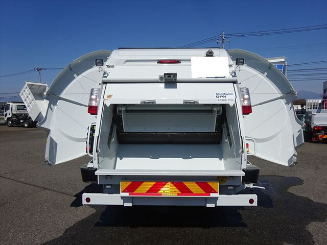 三菱ふそうファイターパッカー車（塵芥車）増トン（6t・8t）[写真13]