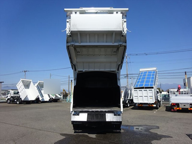 三菱ふそうファイターパッカー車（塵芥車）増トン（6t・8t）[写真15]