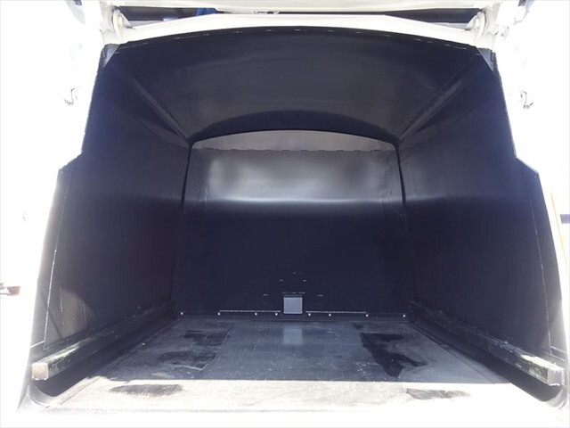 三菱ふそうファイターパッカー車（塵芥車）増トン（6t・8t）[写真17]