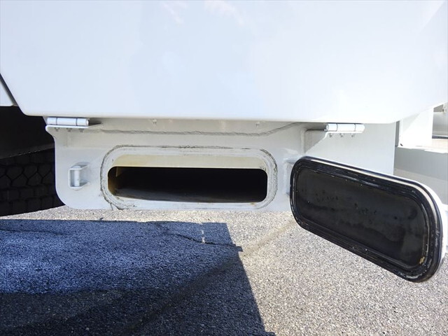 三菱ふそうファイターパッカー車（塵芥車）増トン（6t・8t）[写真21]