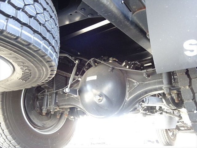 三菱ふそうファイターパッカー車（塵芥車）増トン（6t・8t）[写真09]