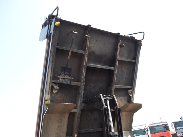 三菱ふそうファイターダンプ中型（4t）[写真12]