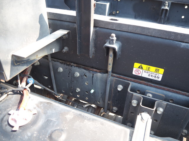 いすゞエルフダンプ小型（2t・3t）[写真18]