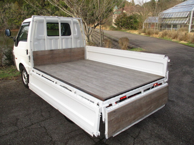 日産バネット平ボディ小型（2t・3t）[写真10]