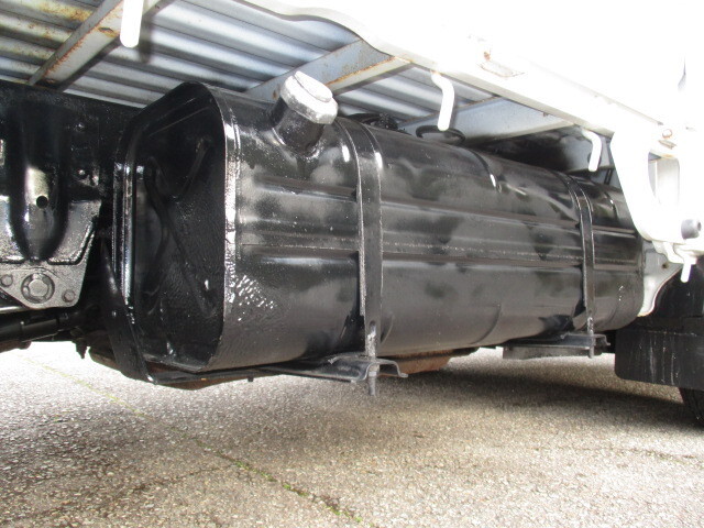 日産バネット平ボディ小型（2t・3t）[写真17]