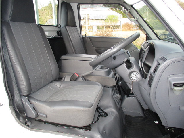 日産バネット平ボディ小型（2t・3t）[写真22]