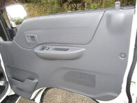 日産バネット平ボディ小型（2t・3t）[写真24]