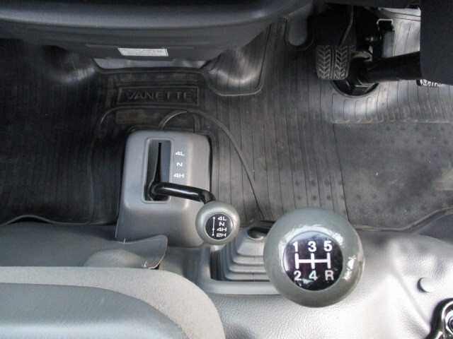 日産バネット平ボディ小型（2t・3t）[写真27]