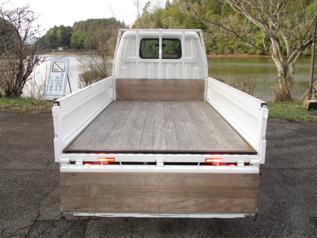 日産バネット平ボディ小型（2t・3t）[写真09]