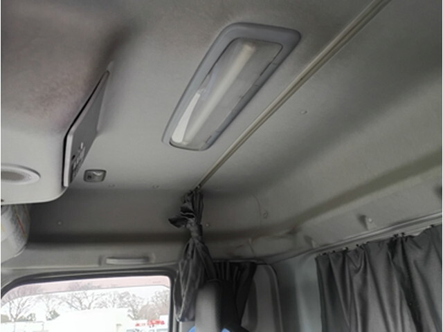 いすゞギガトレーラーヘッド（トラクターヘッド）大型（10t）[写真24]