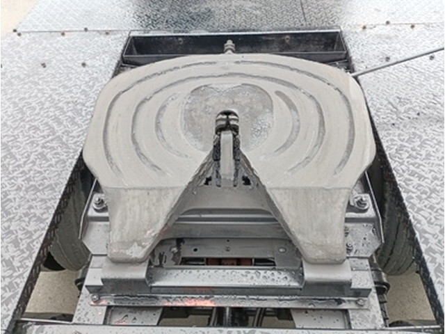 いすゞギガトレーラーヘッド（トラクターヘッド）大型（10t）[写真09]