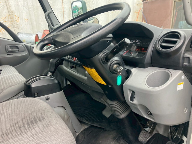 トヨタダイナ平ボディ小型（2t・3t）[写真30]