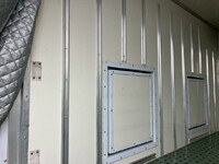 いすゞエルフ冷凍車（冷蔵車）小型（2t・3t）[写真14]