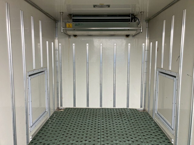 いすゞエルフ冷凍車（冷蔵車）小型（2t・3t）[写真17]