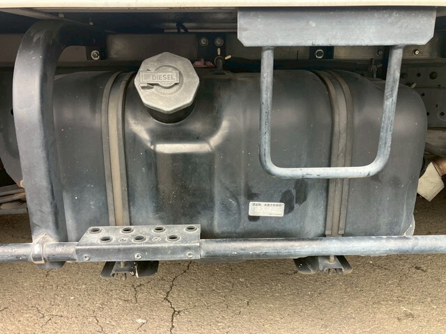 いすゞエルフ冷凍車（冷蔵車）小型（2t・3t）[写真24]