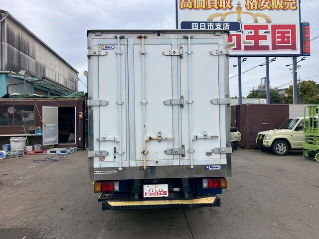 いすゞエルフ冷凍車（冷蔵車）小型（2t・3t）[写真09]