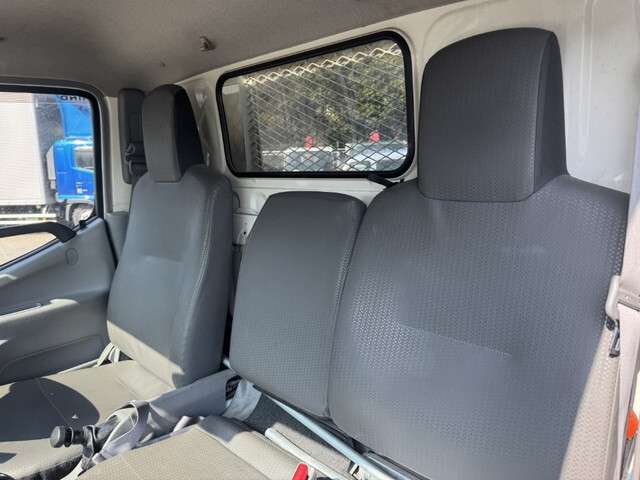 日野デュトロ平ボディ小型（2t・3t）[写真17]