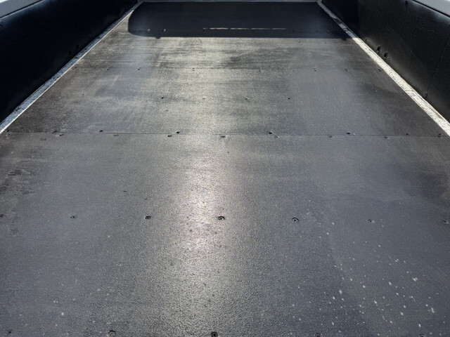 日野デュトロ平ボディ小型（2t・3t）[写真20]