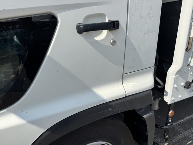 日野レンジャークレーン3段中型（4t）[写真38]