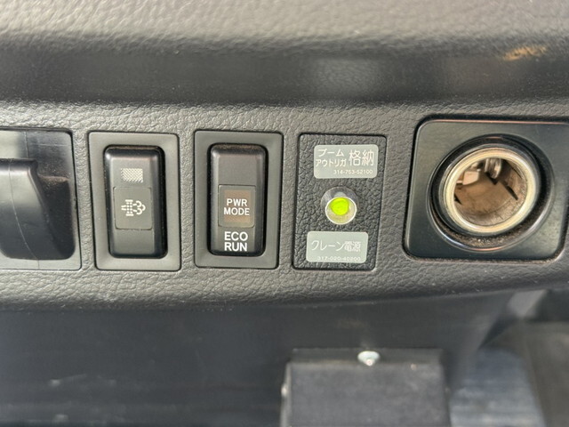 日野レンジャークレーン3段中型（4t）[写真09]