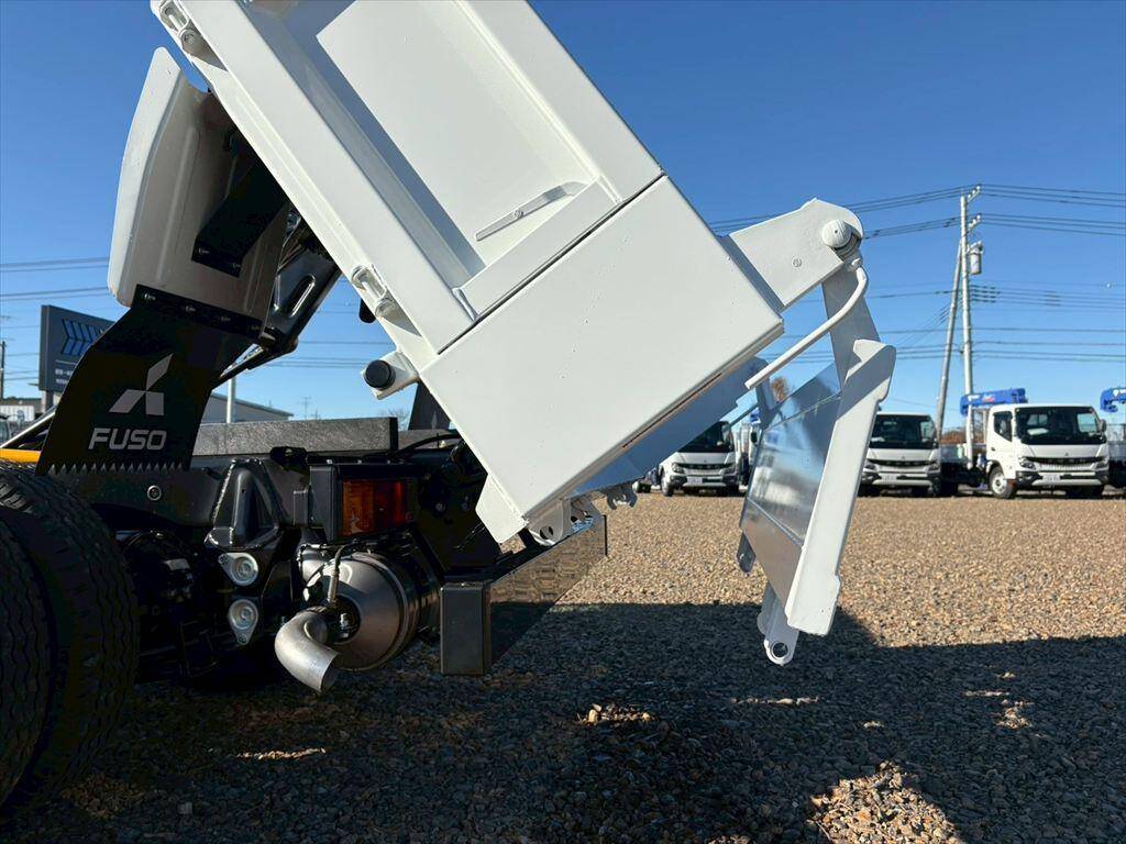 三菱ふそうキャンターダンプ小型（2t・3t）[写真11]