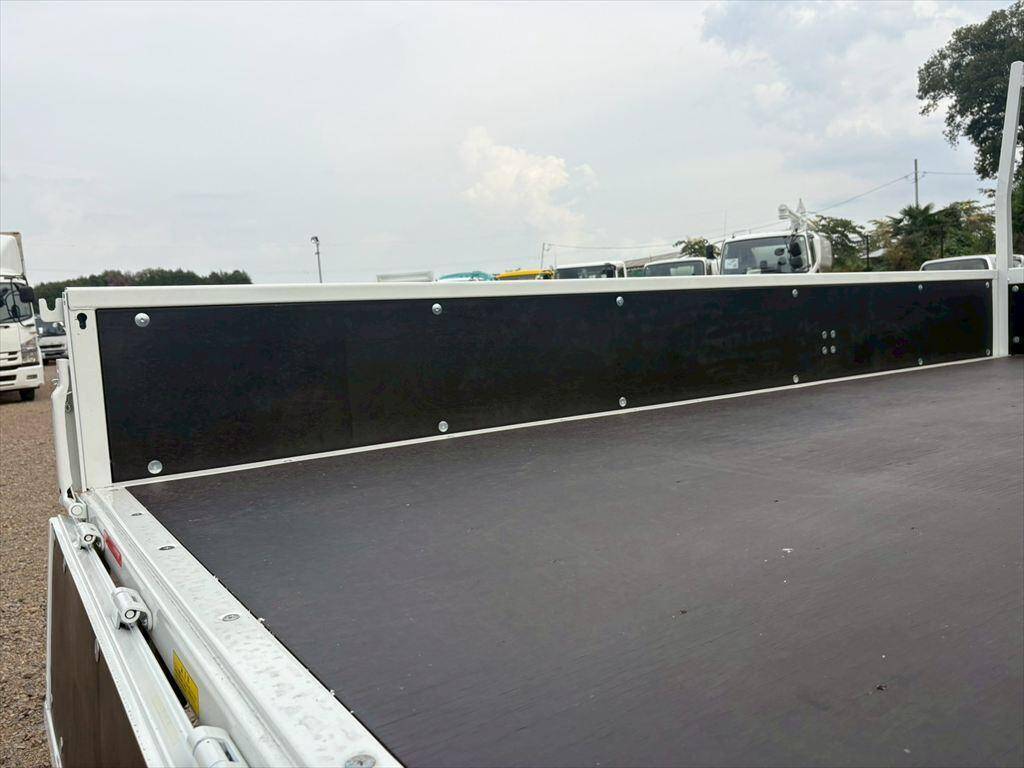 三菱ふそうキャンタークレーン4段小型（2t・3t）[写真08]