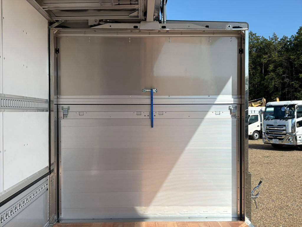 三菱ふそうファイターアルミウイング中型（4t）[写真11]