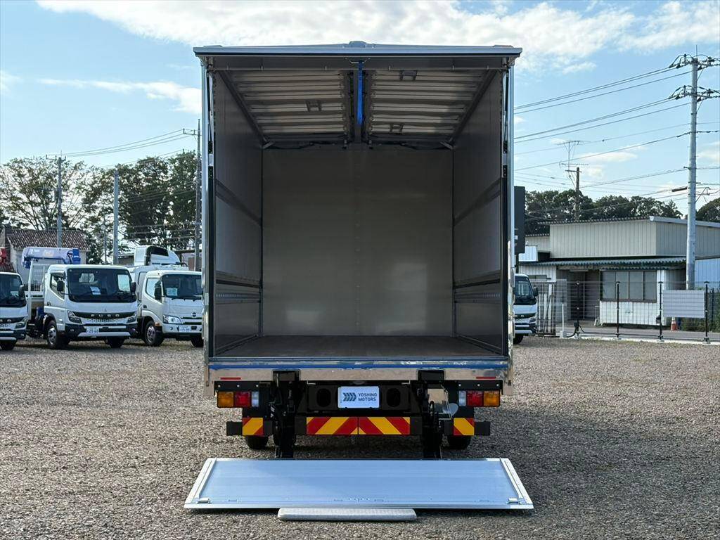三菱ふそうファイターアルミウイング中型（4t）[写真12]