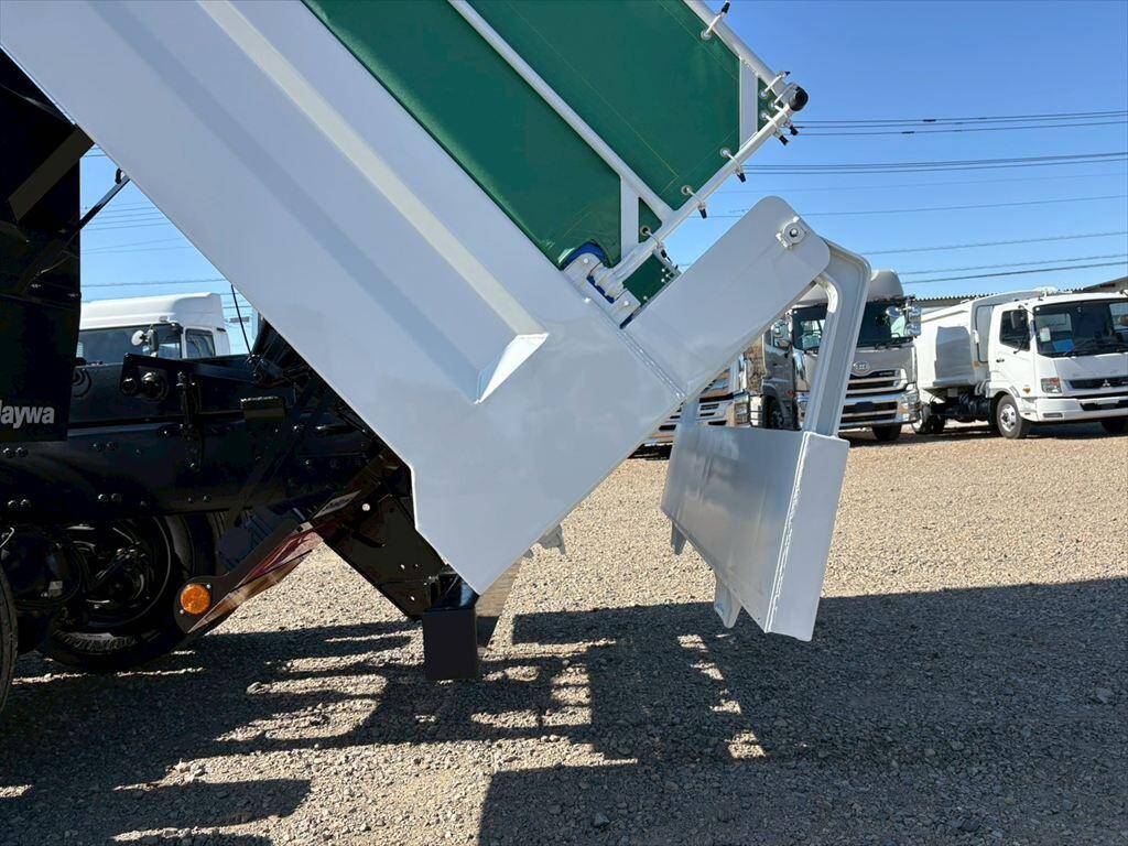 三菱ふそうスーパーグレートダンプ大型（10t）[写真11]