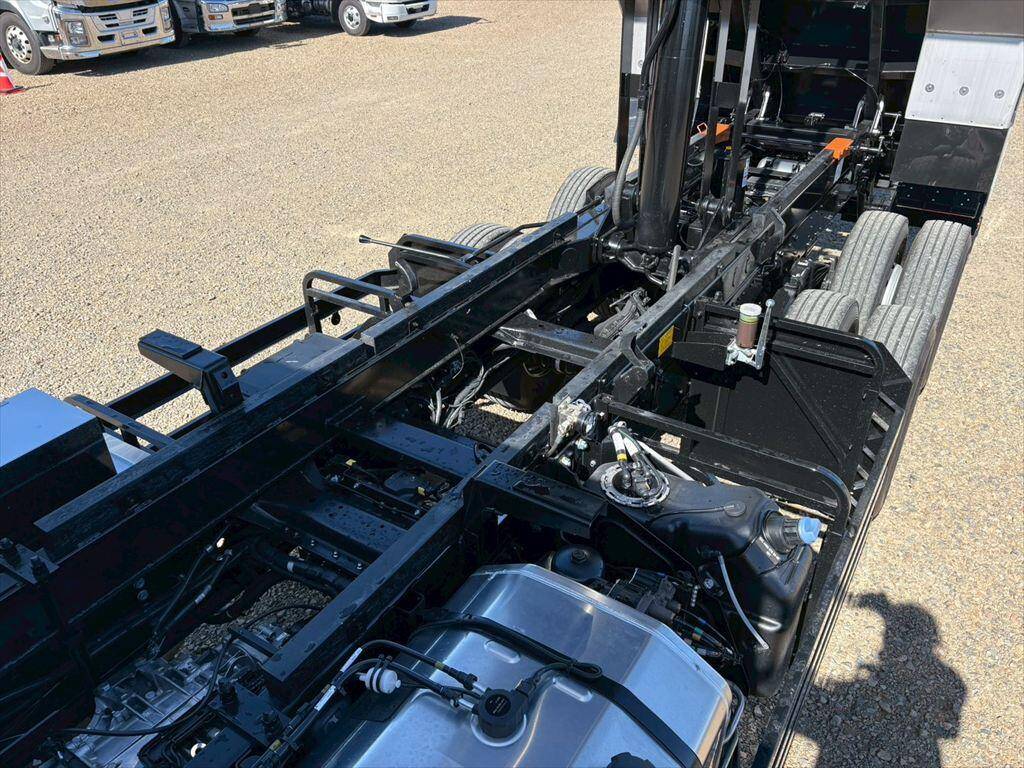 三菱ふそうスーパーグレートダンプ大型（10t）[写真13]