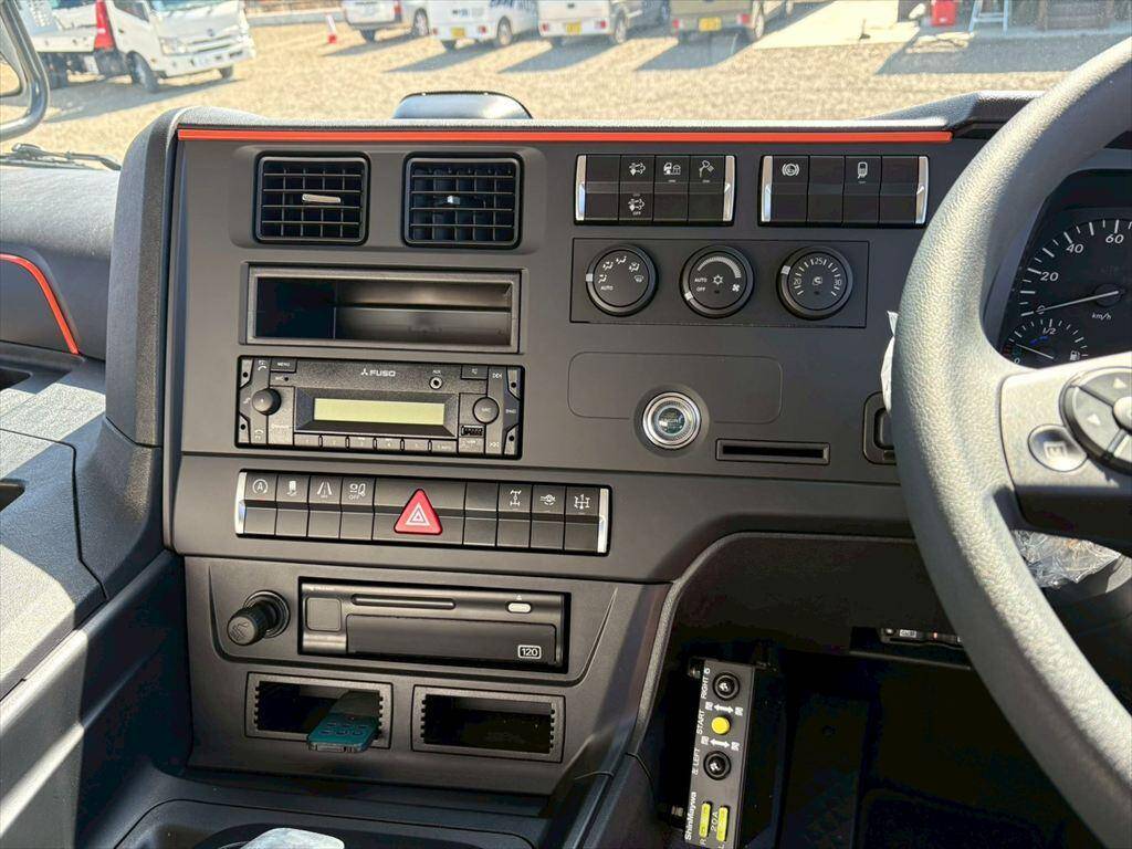 三菱ふそうスーパーグレートダンプ大型（10t）[写真22]