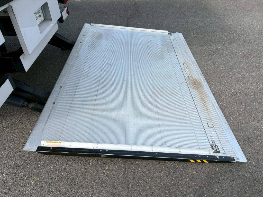 日野レンジャーアルミバン中型（4t）[写真12]