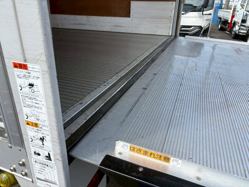 日野レンジャーアルミバン中型（4t）[写真13]