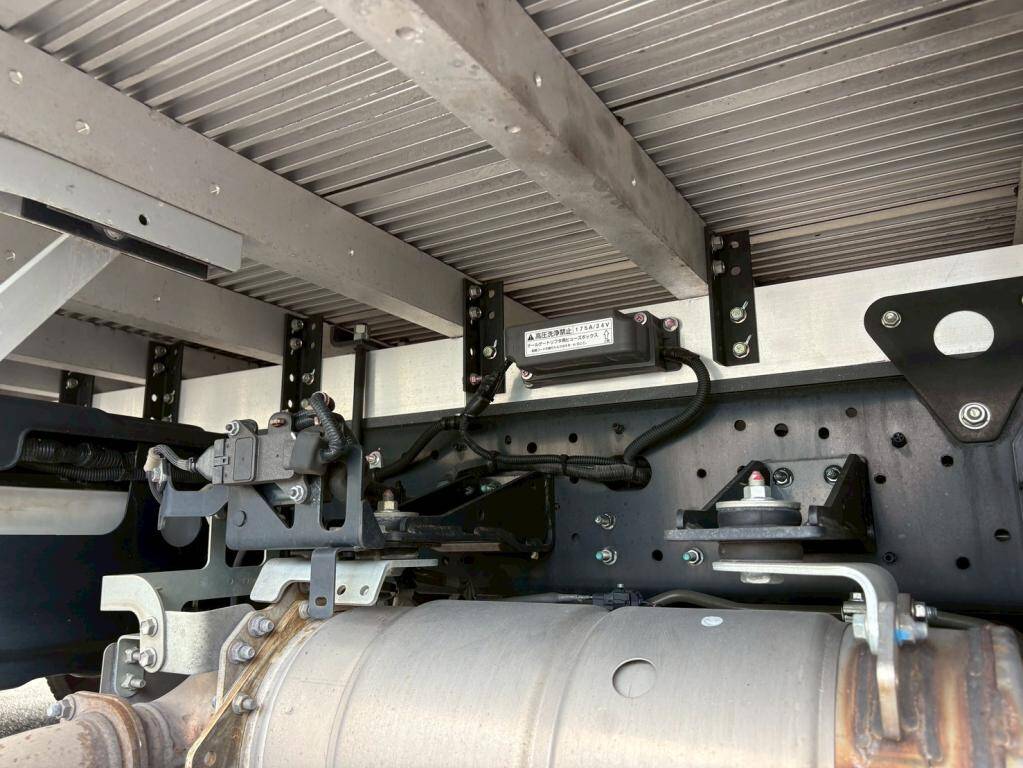 日野レンジャーアルミバン中型（4t）[写真17]