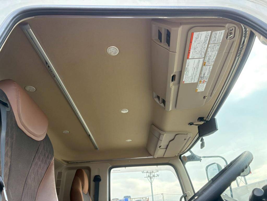 日野レンジャーアルミバン中型（4t）[写真24]