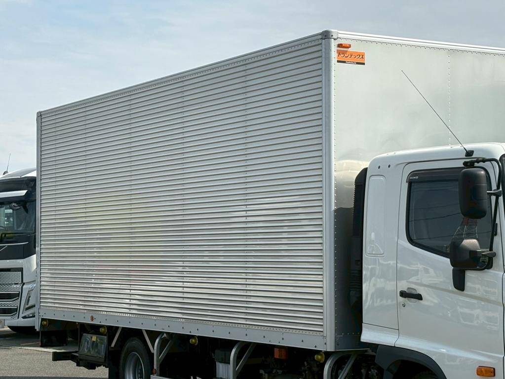 日野レンジャーアルミバン中型（4t）[写真05]