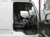 三菱ふそうファイターアルミウイング中型（4t）[写真12]