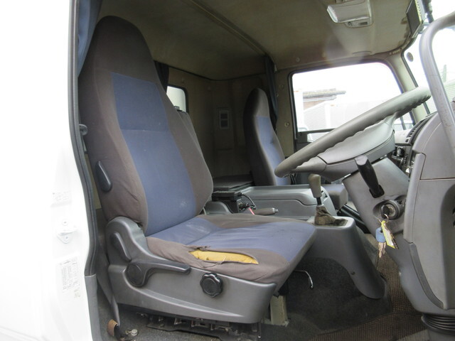 三菱ふそうファイターアルミウイング中型（4t）[写真12]