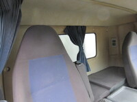 三菱ふそうファイターアルミウイング中型（4t）[写真14]