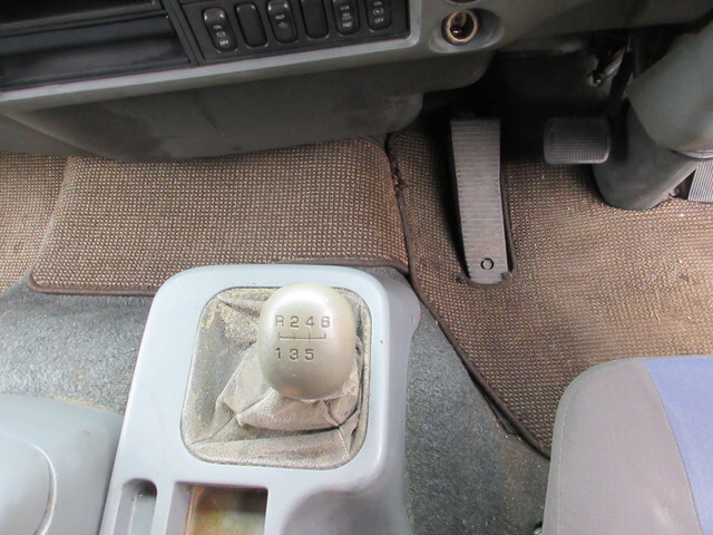 三菱ふそうファイターアルミウイング中型（4t）[写真14]