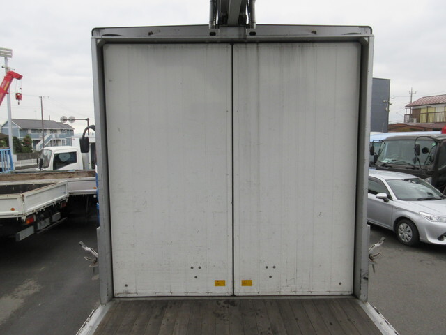 三菱ふそうファイターアルミウイング中型（4t）[写真32]